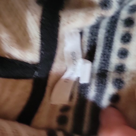 ✨️3/30 sweaters✨️ - Picture 3 of 3